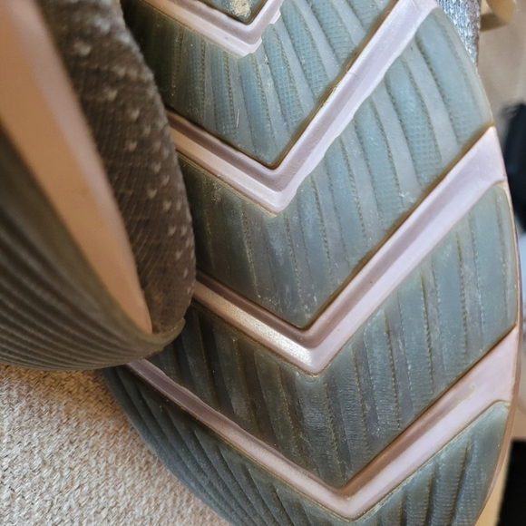 Brooks Levitate 2 DNA AMP Womens Running Shoes Size 11 Pastel Colors - Picture 12 of 12